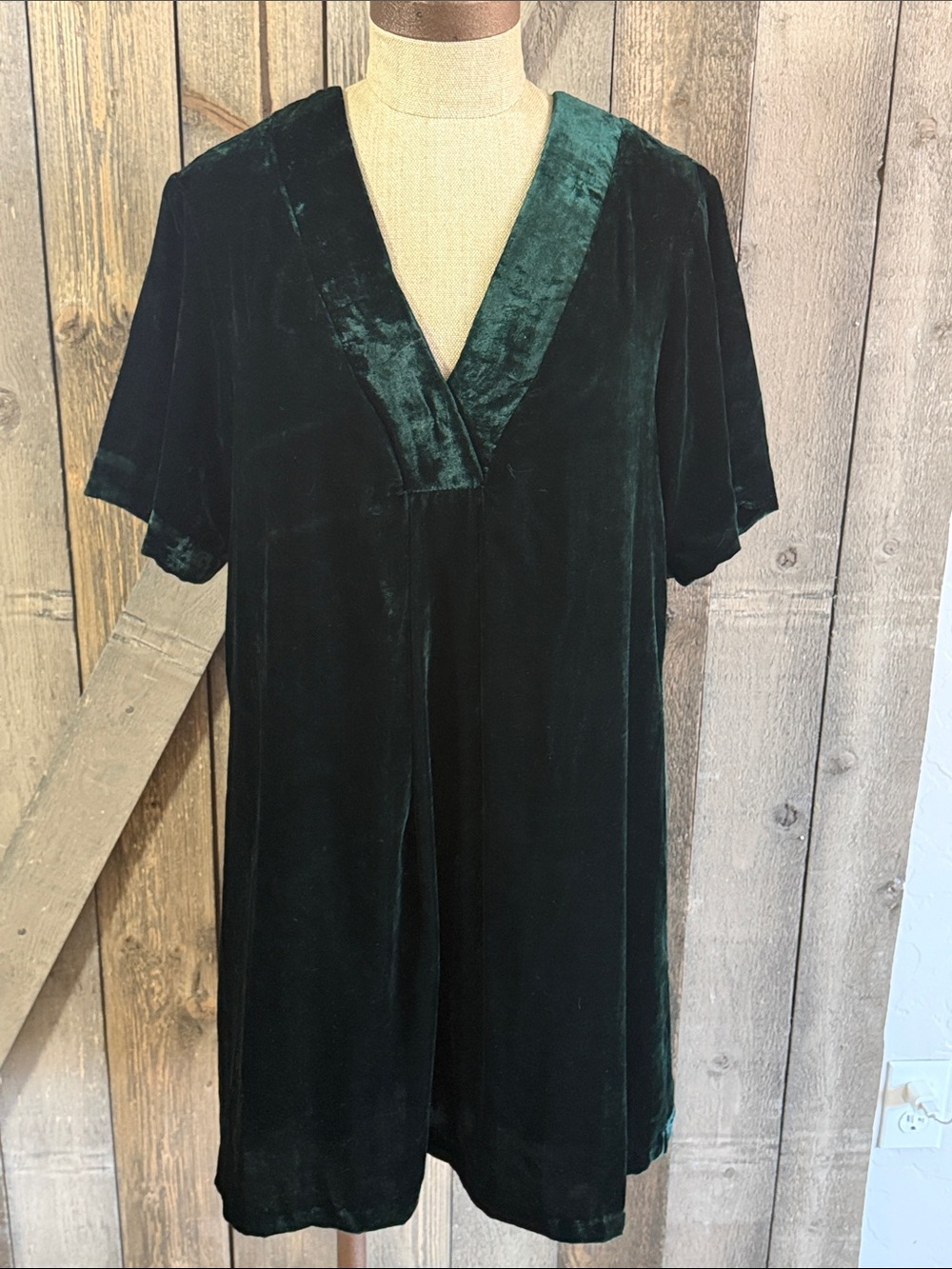 Anthropologie Sunday in Brooklyn Velvet Shift Mini Dress Emerald Green Holiday
